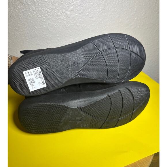 Clarks Cloudsteppers Soft Cushion Black Side Zippper Ankle Boots size 9.5 NWT - Picture 2 of 9